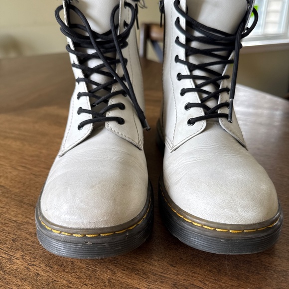 Dr. Martens 1460 J Combat White Boots Youth Size US 7, EU 38 - Picture 2 of 7